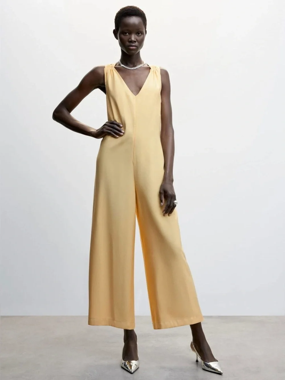 NWOT yellow linen jumpsuit mango L